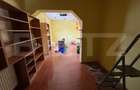Casa de vanzare, cu 2 camere, zona cu vad comercial. - 4