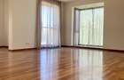Apartament cu 4 camere decomandat în Capitale - 25