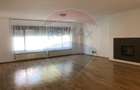 Casă cu 7 camere cu Teren 722 Mp în Voluntari - 3