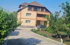 Casă cu 6 camere în Budești - 1