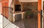 Casa solida, teren 919mp, 2 accesuri, configuratie si pentru 2 familii, Sanpetru - 11