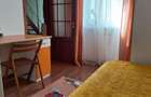 Vand apartament 3 camere decomandate, 42 de m.p. et.4 cu sarpanta locuibila, langa Scoala nr.7 - 8