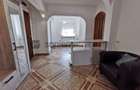 De închiriat apartament cu 4 camere, Bd. Decebal - 9
