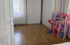 Apartament 3 camere central langa liceul economic mai exact piata romana d1