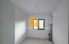 Apartament cu 7 camere decomandat în Găvana - 4