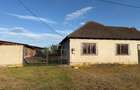 Casă cu 3 camere cu Teren 2000 Mp în Berzovia - 1