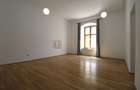 Apartament cu 3 camere în P-ța Unirii - 1