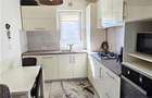 Apartament cu 3 camere decomandat în Tractorul - 4