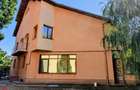 Proprietar vand vila d+p+e+m cu o suprafata generoasa de 540 mp construiti, teren amplu de 950 mp