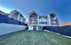 Duplex cu 10 camere cu Canalizare în Borhanci - 1