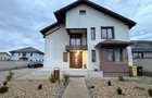 Casă cu 5 camere cu Teren 1025 Mp în Central - 2