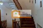 Casă cu 9 camere cu Teren 1500 Mp în Central - 16