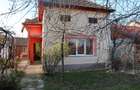 Casă cu 3 camere cu Canalizare în Dorobanților - 1