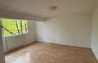 Vand apartament cu 3 camere, etaj 2, zona Kaufland