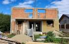 Apartament cu 3 camere în Tractorul - 16
