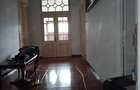 Casă cu 5 camere în Central - 4 Casă cu 5 camere în Central - 4