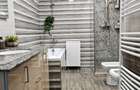 Apartament cu 3 camere decomandat în Tractorul - 3