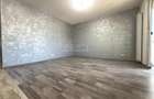 Apartament cu 3 camere semidecomandat în Tractorul - 3