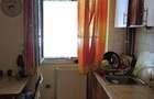 Apartament cu 3 camere semidecomandat în Central - 1