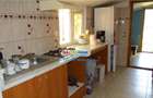 Casă cu 3 camere cu Teren 5000 Mp în Central - 2