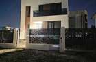 Casă cu Teren 302 Mp în Palazu Mare - 4