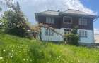Casa de vanzare cu doua curti, livada si anexe proprietate cu potential - 2