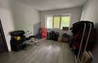 Apartament cu 3 camere semidecomandat în Giulești - 1