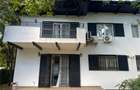 Duplex cu 7 camere cu Canalizare în Iancu Nicolae - 9