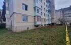 Vand apartament cu 3 camere, semidecomandat, situat ultracentral in Campulung Muscel (Strada Emilian Paveliu), imediat langa Tribunal. - 2