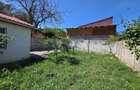 Casa individuala 7 camere+ apartament, 5 locuri de parcare. Sagului - 20