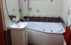 Vand apartament cu 3 camere.