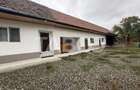 Casa cu potential de investite 8 camere 392 mpu teren 5724 m Gura Vaii