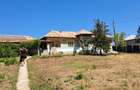 Casa locuibila , curte de aprox.2500 mp - 1