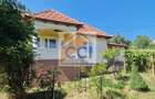 Casa in mediu rural cu teren - 13