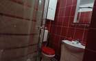 Vand apartament trei camere zona centrala, Mioveni, doua balcoane, doua bai, liber - 3