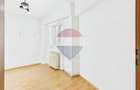 Vanzare Apartament 3 Camere, Boxa+Parcare, La 7 Minute de M. Crangasi