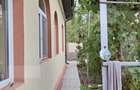 Casa renovata, 3 camere, teren 2.252 mp, anexe, acces din doua strazi