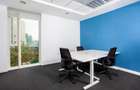 Spațiu de birou privat pentru 2 persoane în Regus Charles de Gaulle Plaza - 1