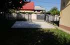 Inchiriez camera cu dressing la vila - 8
