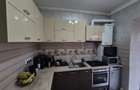 Apartament de vanzare 3 camere ,living,bucatarie inchisa - 6