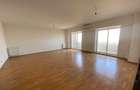 Apartament cu 3 camere decomandat în Piața Centrală - 1