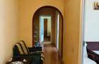 Apartament cu 3 camere decomandat în - 10
