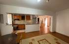 Apartament cu 4 camere decomandat în Traian - 2
