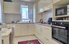 Apartament cu 3 camere decomandat în Tractorul - 3