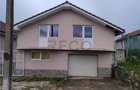 Casă cu 9 camere cu Teren 2600 Mp în Hotar - 2