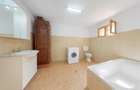 Casă individuală cu 3 camere cu Teren 300 Mp în Exterior Est - 10