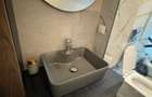 Apartament cu 3 camere decomandat în Tractorul - 17