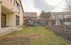 Casă / Vilă cu 4 camere de vânzare în zona Tractorul - 23
