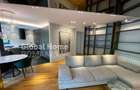 Apartament cu 3 camere semidecomandat în P-ța Victoriei - 1