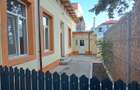 TINERETULUI (metrou) - DIMITRIE CANTEMIR, casa 2 camere, curte proprie - 1